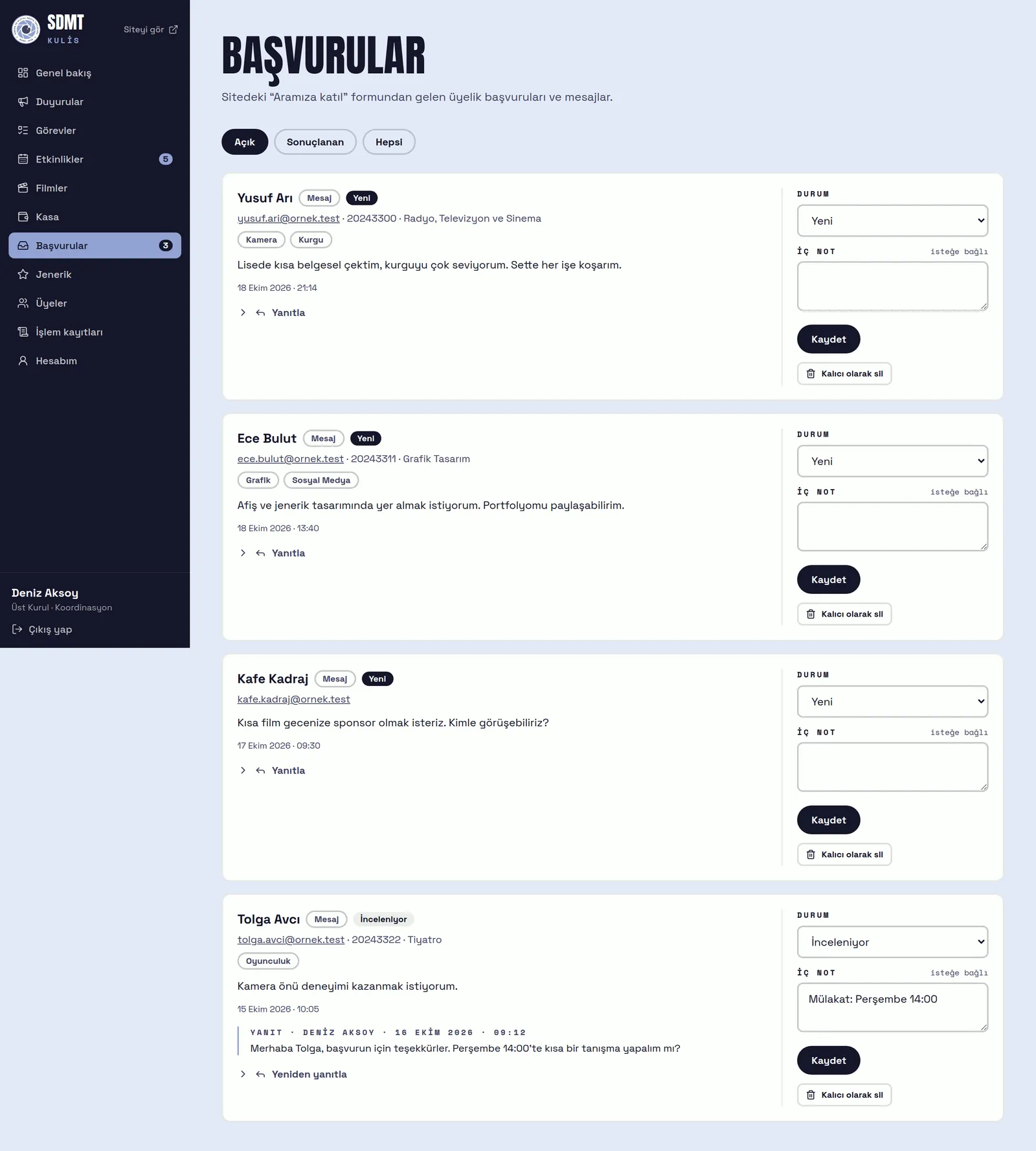 The applications inbox with status, private notes and an email reply sent from the panel